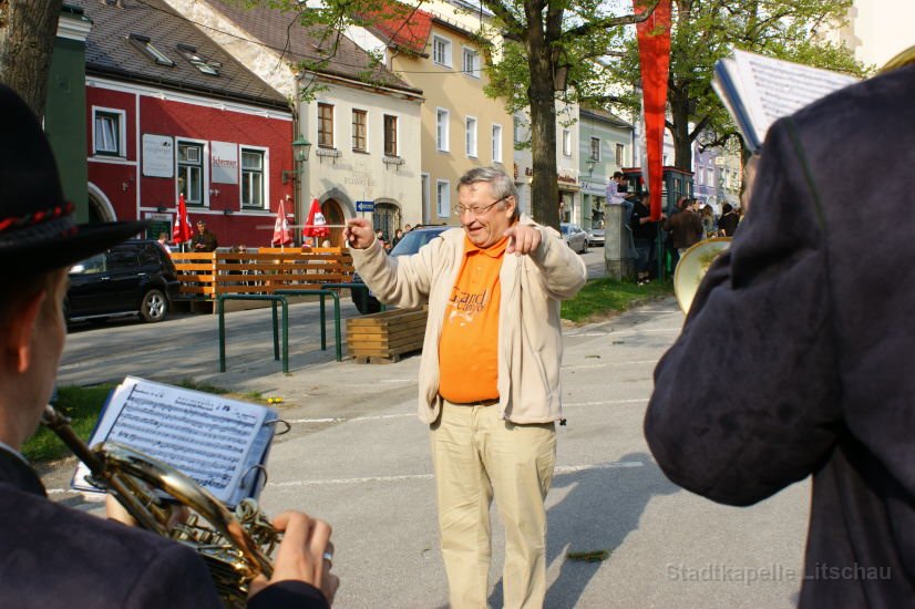 2011_04_29 Maibaumaufstellen in Litschau (7)